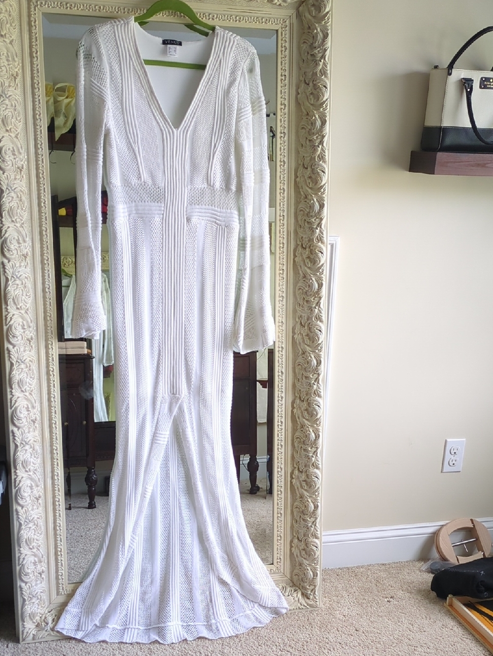 Venus White Long Knit V-Neck Maxi Dress with Long Sleeves
